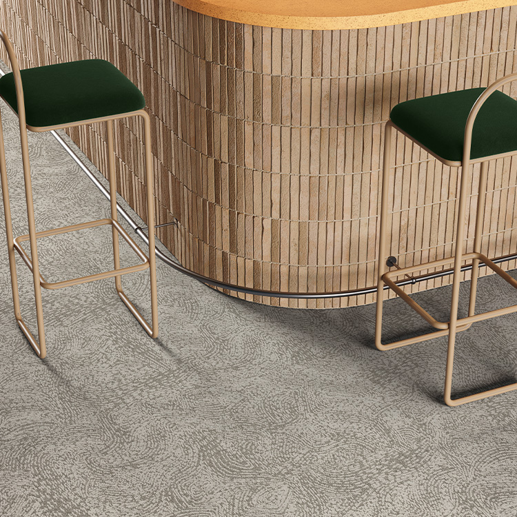 Interieurvoorbeeld - kantoorvloer - Pattern tapijttegels van IVC Commercial - Unchained