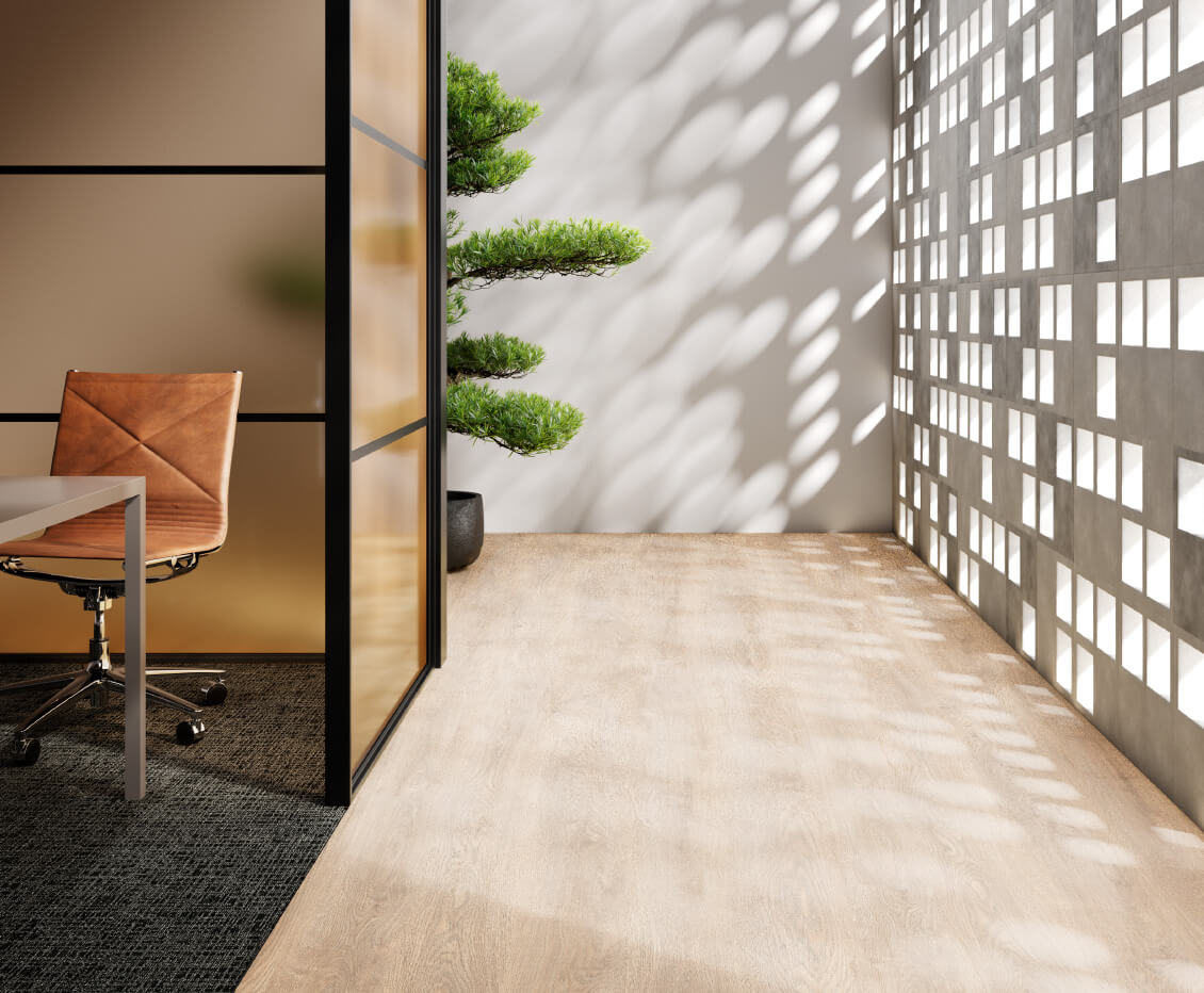 Interior view of an office corridor - IVC commercial heterogeneous vinyl flooring - Optimize 70 Collection.